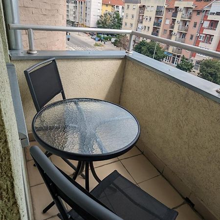 Poesia Apartment Нови-Сад Экстерьер фото