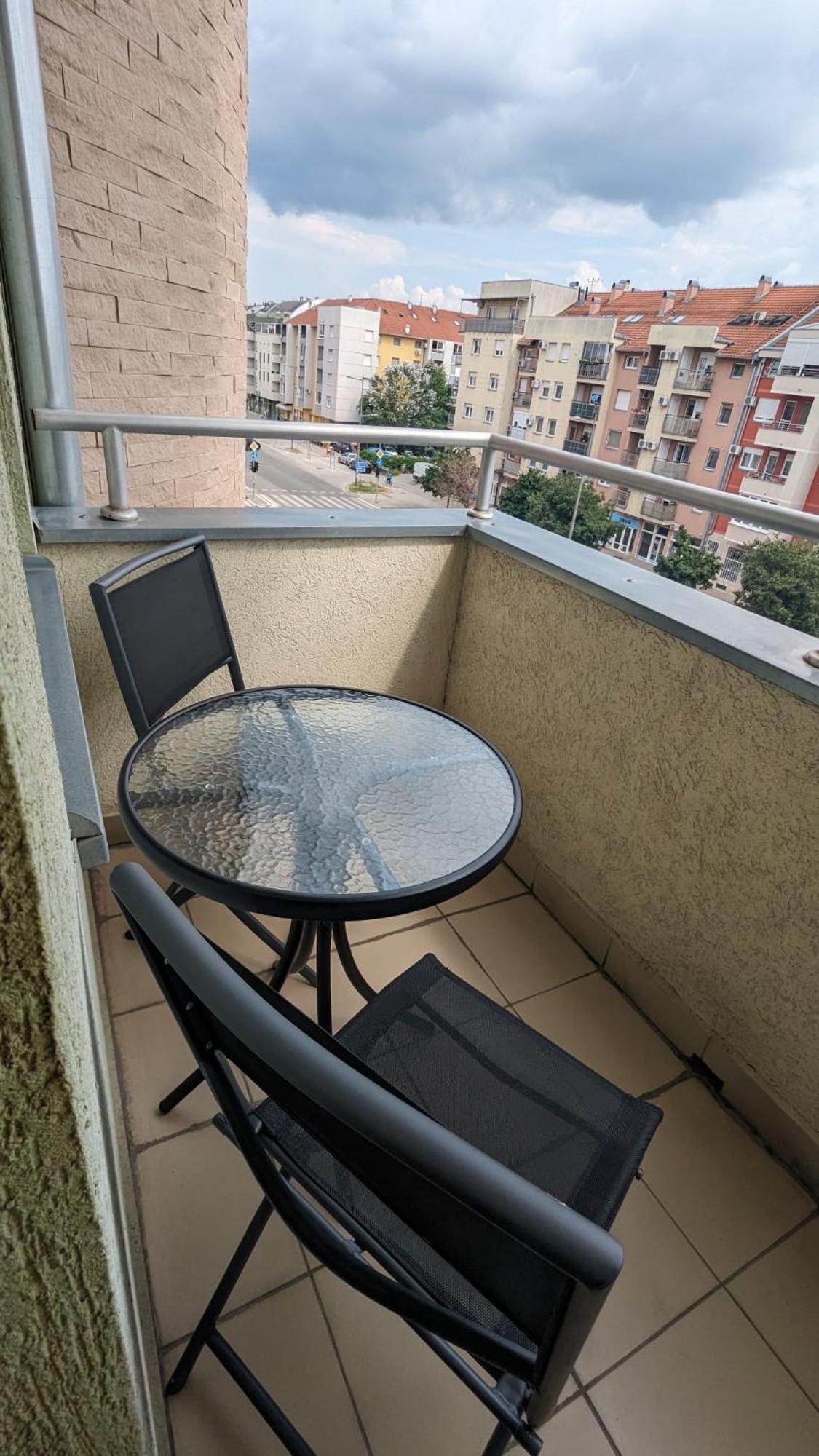Poesia Apartment Нови-Сад Экстерьер фото